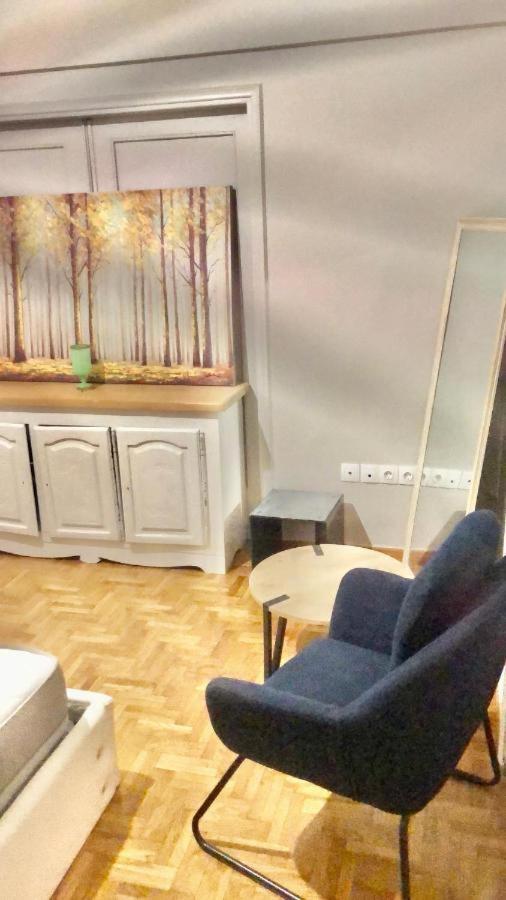 Economy Shared Apartment B In Central Atenas Exterior foto